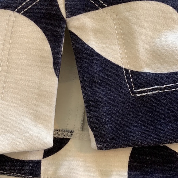 EUC.  Banana Republic fitted top - Picture 5 of 10